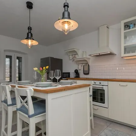 Pave-makarska By Guide Donji Proložac