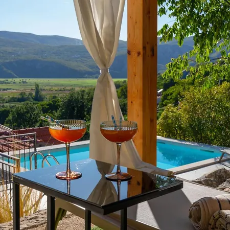 Pave-makarska By Guide