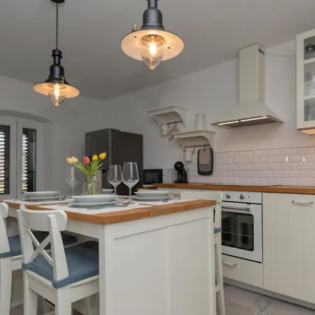 Villa Pave-makarska By Guide Donji Proložac