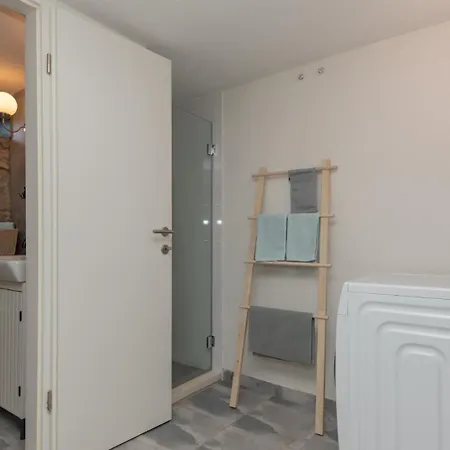 Pave-makarska By Guide